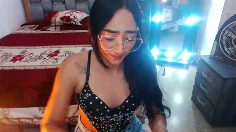 Snapshot of julieta_art1 chatting on 24, 2, 2025 julieta art1 online show from 24, 2, 2025