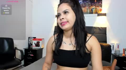 Snapshot of julieta_coopeer_ chatting on 10, 1, 2025 Julieta online show from 10, 1, 2025