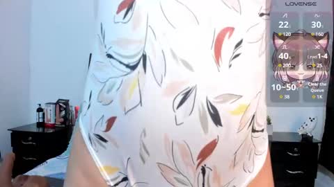 Snapshot of julieta_coopeer_ chatting on 11, 3, 2025 Julieta online show from 11, 3, 2025