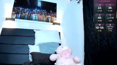 Snapshot of julieta_coopeer_ chatting on 20, 10, 2025 Julieta online show from 20, 10, 2025