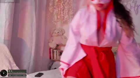 Juli  online show from 7, 3, 2025