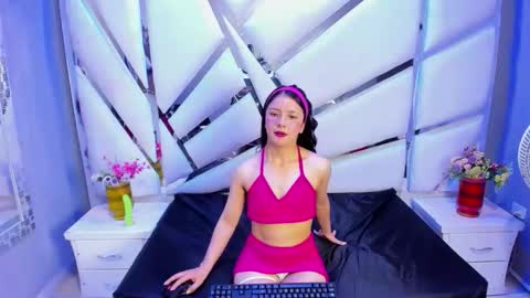 Snapshot of julieta_diamond chatting on 12, 11, 2025 Julieta online show from 12, 11, 2025