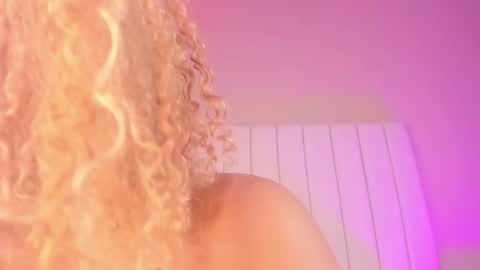 Snapshot of julieta_flower chatting on 4, 1, 2025 Julieta  IG juietaflower06 online show from 4, 1, 2025