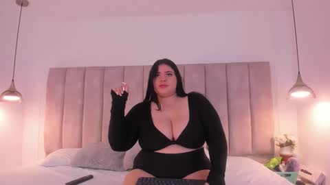 Snapshot of julieta_jane_ chatting on 13, 10, 2025 Julieta online show from 13, 10, 2025