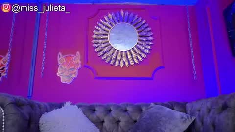  Julieta  online show from 18, 5, 2026