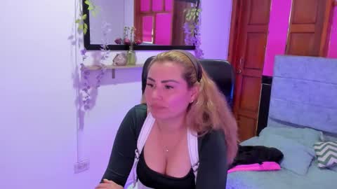 Snapshot of julieta_star69 chatting on 27, 3, 2026 julieta_star69 online show from 27, 3, 2026