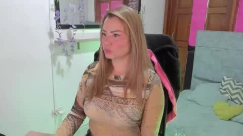Snapshot of julieta_star69 chatting on 24, 5, 2026 julieta_star69 online show from 24, 5, 2026