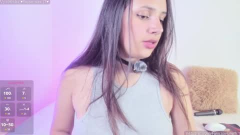 Snapshot of julieth1_ chatting on 2, 10, 2025 . online show from 2, 10, 2025