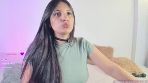 Snapshot of julieth1_ chatting on 3, 10, 2025 . online show from 3, 10, 2025