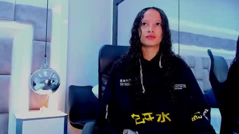 Hi guys It is a pleasure to have you here I am Julieta  online show from 28, 9, 2025