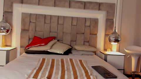 Hi guys It is a pleasure to have you here I am Julieta  online show from 12, 1, 2026