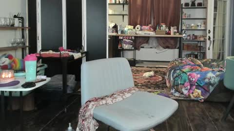 Here most days 3 online show from 21, 1, 2025