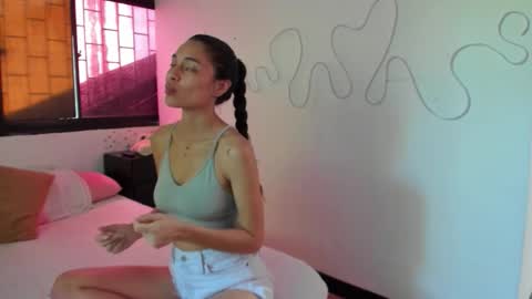 Snapshot of juliette_sweet05 chatting on 7, 11, 2025 juliette online show from 7, 11, 2025