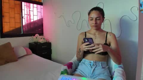 Snapshot of juliette_sweet05 chatting on 8, 11, 2025 juliette online show from 8, 11, 2025