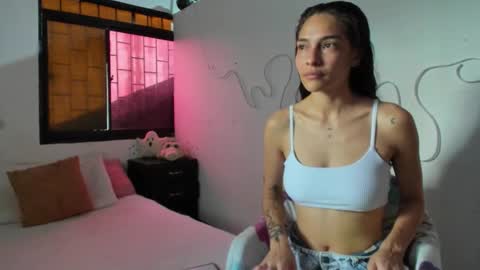 Snapshot of juliette_sweet05 chatting on 9, 11, 2025 juliette online show from 9, 11, 2025