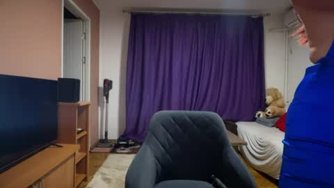 Snapshot of julietterosie chatting on 12, 6, 2026 Rose online show from 12, 6, 2026