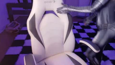 Snapshot of juliettetoken chatting on 8, 4, 2026 Goddess Endigo online show from 8, 4, 2026