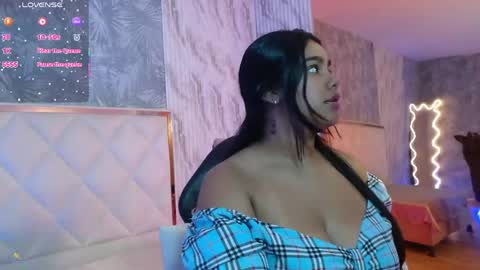 Snapshot of juliieta_tay chatting on 6, 6, 2026 juliieta_tay online show from 6, 6, 2026
