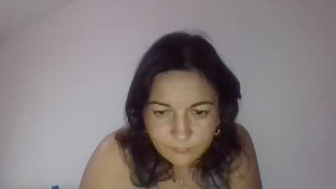 Snapshot of jully_caitlyn chatting on 14, 10, 2025 Caitlyn online show from 14, 10, 2025