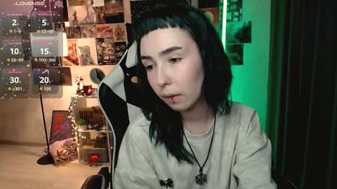 Baroness Von Cringe online show from 5, 10, 2025