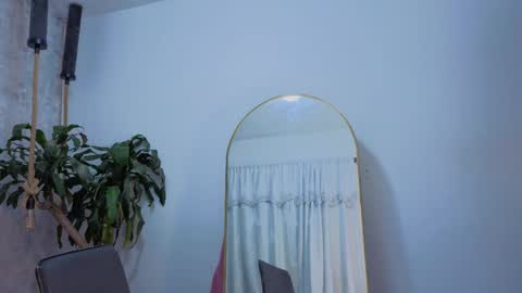 july_quinzel online show from 8, 4, 2026