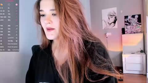 Snapshot of july_slowdive chatting on 3, 12, 2024 Julie online show from 3, 12, 2024