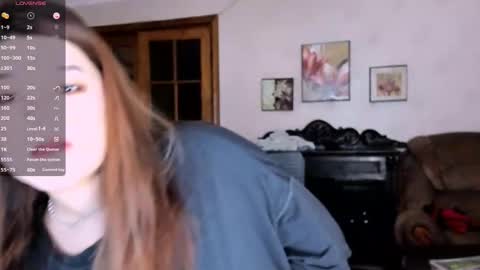 Snapshot of july_slowdive chatting on 7, 3, 2025 Julie online show from 7, 3, 2025