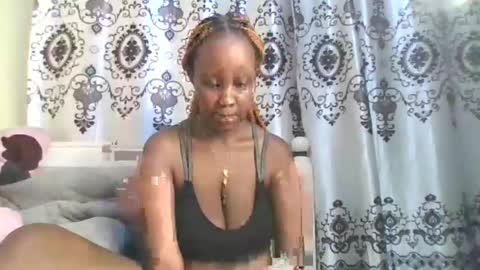 Snapshot of junebeiby chatting on 23, 3, 2026 queen online show from 23, 3, 2026