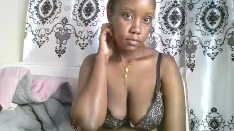 Snapshot of junebeiby chatting on 19, 4, 2026 queen online show from 19, 4, 2026