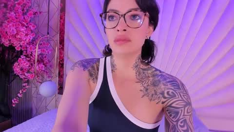 junecollins online show from 12, 5, 2026
