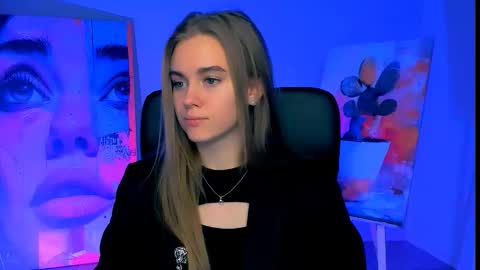 junewoods online show from 3, 12, 2025