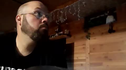 just_hangin_around online show from 23, 9, 2025