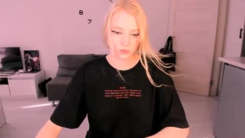 Snapshot of just_jessy_meow chatting on 25, 7, 2026 JESSY online show from 25, 7, 2026