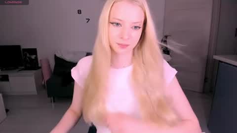 Snapshot of just_jessy_meow chatting on 7, 8, 2026 JESSY online show from 7, 8, 2026