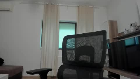 Chloe online show from 27, 10, 2025