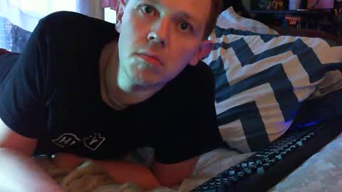 Snapshot of justclickthis chatting on 1, 1, 2025 justclickthis online show from 1, 1, 2025