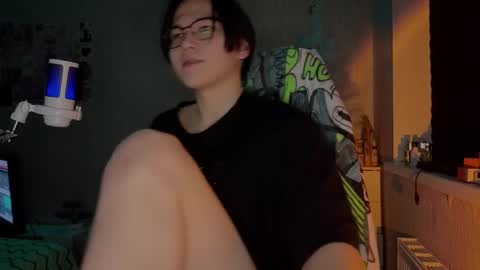 Snapshot of justgay_1 chatting on 21, 12, 2024 justgay_1 online show from 21, 12, 2024