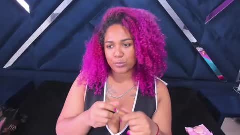 Snapshot of justgisselle chatting on 5, 7, 2026 Gisselle Rate me with a thumbs up online show from 5, 7, 2026