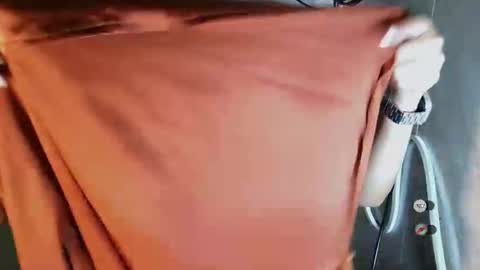 justhewayouare21 online show from 11, 5, 2026
