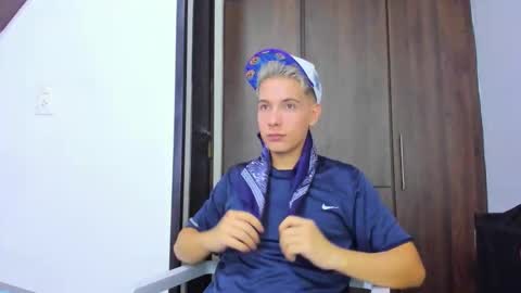 Snapshot of justin_biker chatting on 22, 11, 2025 justin_biker online show from 22, 11, 2025