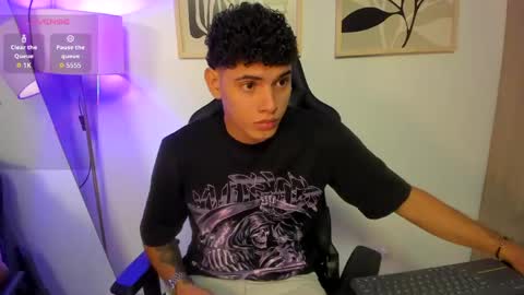 justin_payn14 online show from 22, 4, 2026