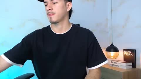 Justin online show from 5, 12, 2025