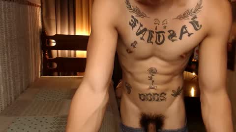 justine_hunk online show from 12, 1, 2025