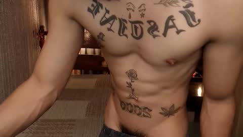 justine_hunk online show from 21, 4, 2026