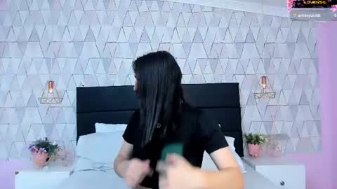 Justine online show from 15, 6, 2026