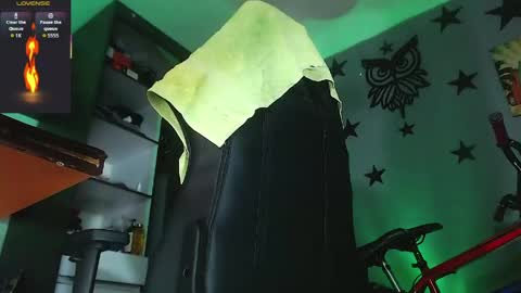 Snapshot of justinsc chatting on 5, 5, 2026 Justinsc online show from 5, 5, 2026