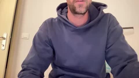 justmeandyou00 online show from 1, 12, 2025