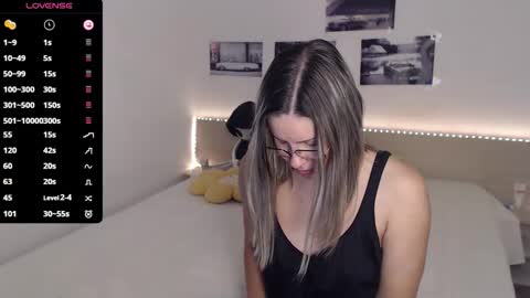 Julie online show from 9, 10, 2025