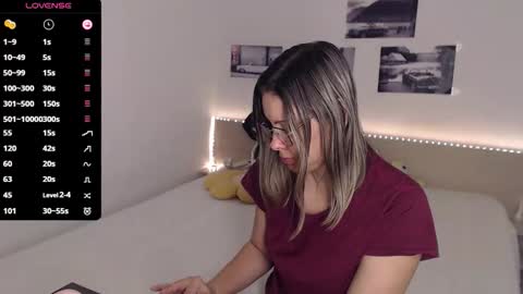 Julie online show from 4, 12, 2025