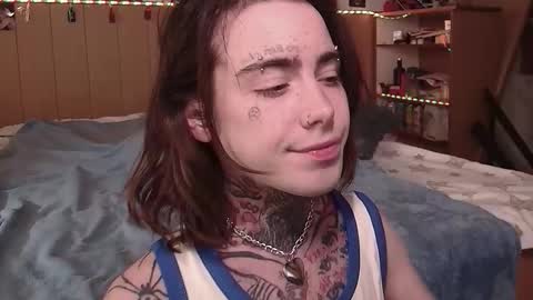 Snapshot of juuzou_kit chatting on 25, 3, 2026 Juuzou hehim u can call me Juz online show from 25, 3, 2026